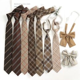 Chemise à cravate marron pour étudiants masculins, café preppy rayé rétro sans cravate, nœud papillon à rayures pour femmes, accessoires 231102