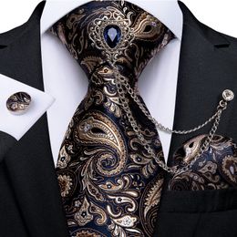 Strikjes Ontwerp Mode Heren Stropdas Broche Set Luxe Paisley Zijden Stropdas Zakdoek Manchetknopen Set Bruiloft Stropdas DiBanGu 230306