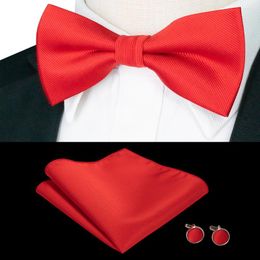 Noeuds papillon EASTEPIC Ensembles de cravates pour hommes comprenant des boutons de manchette et des mouchoirs Accessoires en sergé noir classique pour hommes en costumes d'affaires