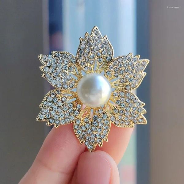 Nœuds papillons Mode Plein Diamant Six Feuilles Tournesol Camellia Perle Broche Broche Accessoires De Vêtements Personnalisés