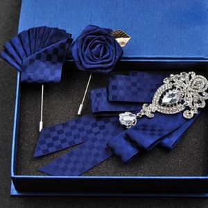 Pajaritas Moda Pajarita hecha a mano Collar de boda Diamante de imitación de lujo Pajarita Corbata Broche Toalla de bolsillo Conjunto cuadrado Regalo para hombres Accesorios L221022