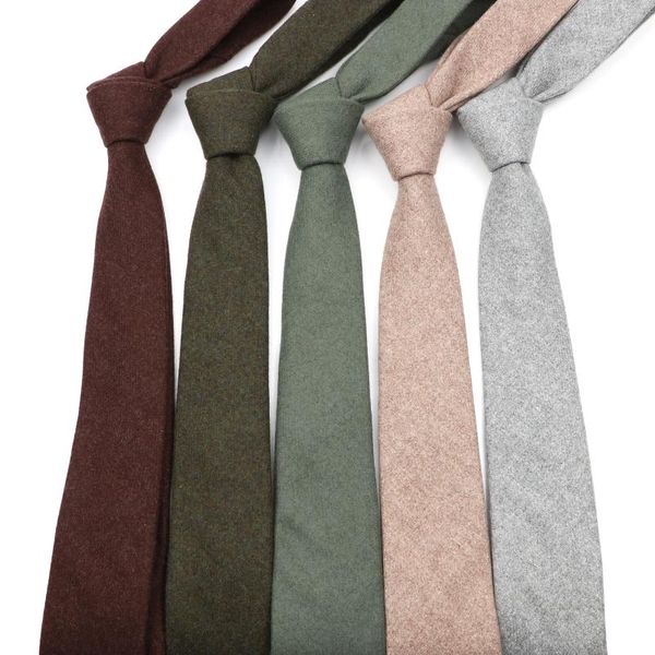 Pajaritas Moda Corbata de lana para hombre Flaco Sólido Estrecho Corbata cómoda Casual Inglaterra Cravat 7 cm de ancho para el regalo del hombre del banquete de boda