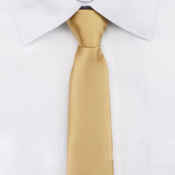 Pañuelos de lazo Corbata de moda Fácil de tirar Hombres Traje formal comercial Corbata de cuello Fiesta Boda Corbatas estrechas Vestido perezoso Color sólido