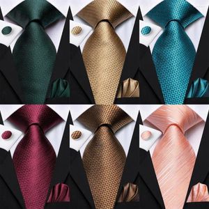 Bowbindingen Groene vaste stropdas voor mannen 2024 Elegante heren stropdas pocket vierkante manchetknopen bruidegom bruiloft accessoire hi-tie ontwerp groothandel
