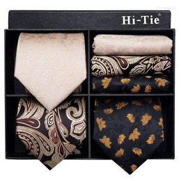 Bow Ties Hi-Tie Design Geschenkdoos Zwart Luxe Heren Set Silk Ntralte voor mannen Hanky ​​Cufflinks Wedding