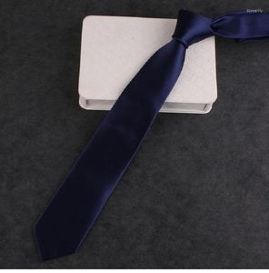 Noeuds papillon Haute Qualité 2023 Designers Marque De Mode Travail Costume Formel 7cm Cravate Pour Hommes Bleu Marine Cravate Banquet De Mariage Avec Boîte-Cadeau