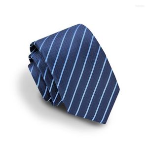 Noeuds papillon de haute qualité 2023 Designers Marques Fashion Business 7cm Slim pour hommes Cravate rayée bleu clair Travail Cool avec boîte-cadeau