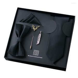 Cravates d'arc de haute qualité Cravate pour hommes Set 8cm Black Business Mariage Cravate Bowtie Corsage Pocket Square et clip avec boîte-cadeau Fred22