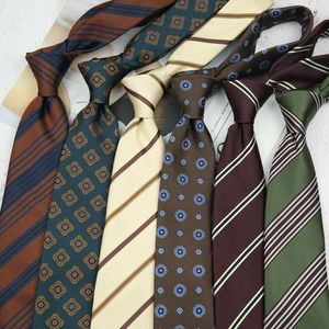 Corbatas de lazo de alta calidad estilo británico Retro Color café blanco 8CM poliéster corbata autoatada para hombres negocios boda Casual corbata regalos
