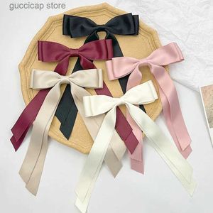 Noeuds papillon Hot New Fashion Tissu Ruban Cheveux Bow Épingle à cheveux pour femmes Sweet Girls Pinces à cheveux Noir Blanc Bow Top Clip Femme Accessoires de cheveux Y240329