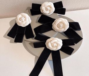 Bow Ties coréen Camellia Women39s Tie Brooch rétro de style collégial Collit Collit Fleur Fashion Velvet Bowtie Corsage Pin Gift For6829676