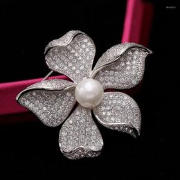 Bow Ties Version coréenne Fleur Brooch Fashion Personnalité Pearl Corsage Inlaid Zircon Lotus Pin Dress ACCESSOIRES