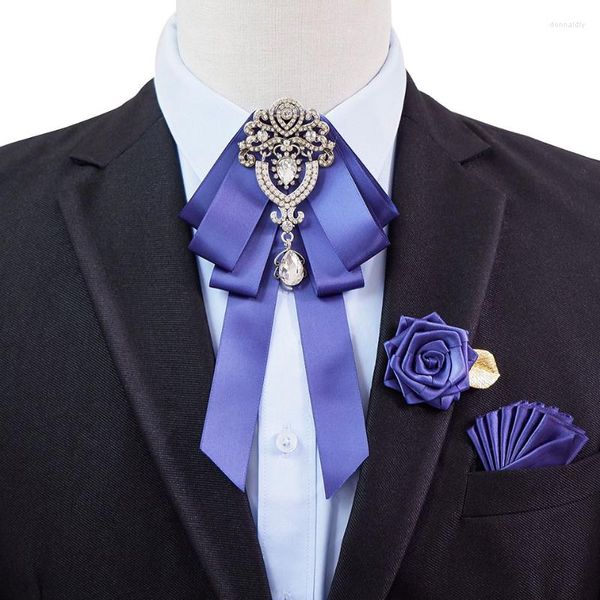 Pajaritas de lujo Conjunto de broche de corbata de cristal coreano británico para hombres Collar de boda de negocios Flores Ramillete 3 piezas Conjuntos Regalos de joyería de alta gama