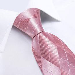 Bow Ties Designer Luxury Designer Pink Plaid Silk For Men 8cm Business Wedding Neck Tie Mandkerchief Cuffinks Set Gift Wholesale