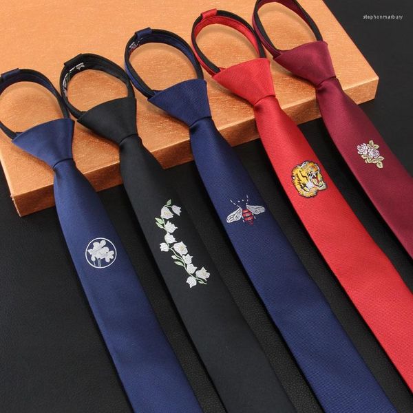 Corbatas de lazo para hombre, corbata bordada con cremallera, perezoso, fácil de tirar, logotipo de personalidad de matrimonio coreano, corbata estrecha de 5cm, Animal Floral para hombre