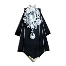 Strikjes Mannen Britse Stijl Corsage Kleding Accessoires Stropdas Pre Gebonden Strass Stropdas Broche Sieraden Gift Bruiloft Banket