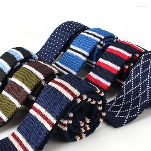 Bow Ties hommes tricot tricot loisir à rayures Skinny Skinny Neck Dot Slim Dot pour le designer tissé Cravat Man