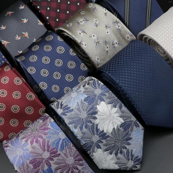 Pajaritas Corbata clásica para hombre Gravatas Moda al por mayor Corbata a cuadros tejida Accesorios de boda Azul Gris Floral Dot Fit Group Party Office