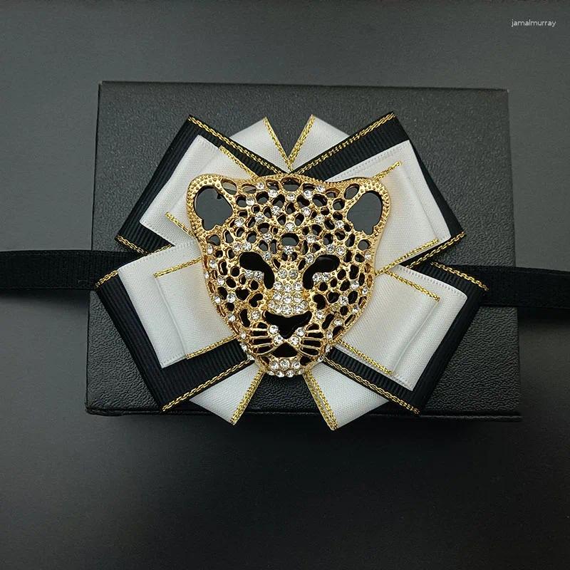 Bow Ties Men's Original Devise Tie Handgjorda smycken Personlighet Domineering Crystal Leopard Head Business Suits Shirt Collar Flowers