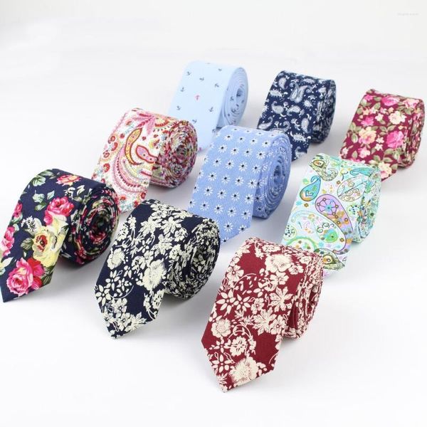 Corbatas de lazo Moda para hombre Corbata floral Casual Diamante Algodón artificial Flor Roes Corbata Paisley Flaco Hombres Pequeño Diseñador Corbata