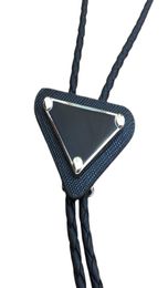 Bow Ties Design Original Western Cowboy Alloy Triangle Bolo Tie pour hommes et femmes Personnalité Neck Fashion AccessoryBow5989745