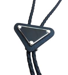 Bow Ties Design Original Western Cowboy Alloy Triangle Bolo Tie pour hommes et femmes Personnalité Neck Fashion AccessoryBow9524380