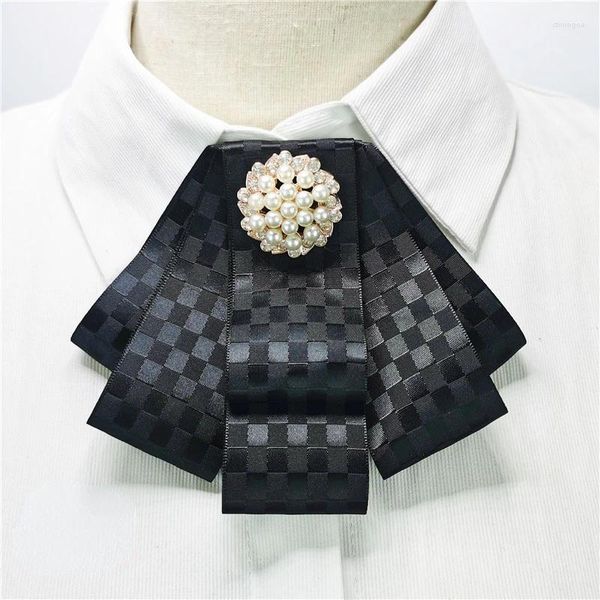 Bow Ties Pearl Dinestono TITA Women's Men's Bank Traje Camisa de ropa Accesorios Collar Flor Luxury Jewelry Gift For Women For Women