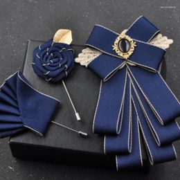 Pajaritas Conjunto de broche de corbata Traje de anfitrión de maestro de ceremonias de negocios coreano británico para hombres Conjuntos de ramilletes de toalla de bolsillo con pajarita Accesorios de boda para hombres Regalos