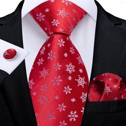 Pajaritas Copo de nieve blanco Seda roja para hombres Accesorios de fiesta de bodas de Navidad Gemelos cuadrados de bolsillo Regalo al por mayor DiBanGu