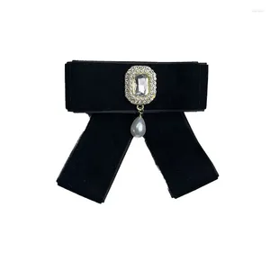 Bow Ties Women's Vintage Velvet Tie Brooch Collean College Style Uniform Pull accessoires Accessoires de collier de collier
