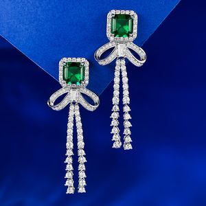 Bowknot Emerald Diamond Dange Earring 100% Real 925 Sterling Silver Wedding Drop Oorrings voor vrouwen Bruidsbetrokkenheid sieraden