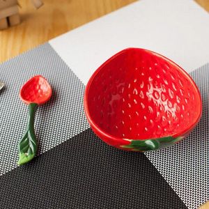 Bols créatifs dessin animé fraise fruits bol en céramique vaisselle saine pour enfants mignon riz assiette à soupe cuillère ensemble