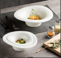 Kommen Onregelmatige witte keramische kom Dinerbord Noedelsoep Fruitsalade Dessertschotel Decoratief servies