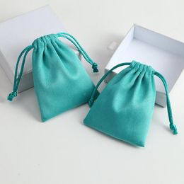 Boîtes 50pcs Sac-cadeau de bijoux en flanelle 8x10cm en velours vert cordonnage sachet de Noël bon fonctionnement de bonbons favori