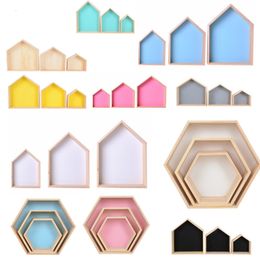 Boîtes de rangement # Décorations de chambre d'enfants Étagère hexagonale en bois Étagères murales en forme de maison nordique Supports muraux Chambre d'enfants Décor à la maison 230915