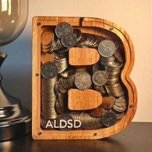 Boîtes Twentysix English Alphabet Piggy Banque en bois Consieur Money Boîte d'économie Jar Coins Boîte de rangement