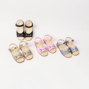 Sandales d'été pour garçons et filles, chaussures pour bébés, 4 styles, pantoufles pour tout-petits, chaussures de créateur à fond souple