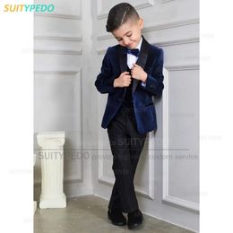 Traje de niño Traje de 3 piezas para niños Conjuntos de chaqueta de terciopelo azul marino Traje de actuación de fiesta formal para niños Traje de boda para niños Esmoquin 240123