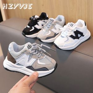 Jongens en meisjes Zachte zool Casual sneakers Modetrend Loopschoenen Basketbal Kinderen Platte baby Peuter Outdoor 240314