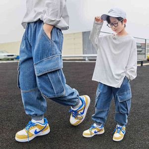 Pantalons cargo pour garçons Automne 2021 Jeans pour écoliers à la mode Jeans bleus assortis avec taille élastique Pantalons décontractés pour enfants de 12 13 14 ans G1220