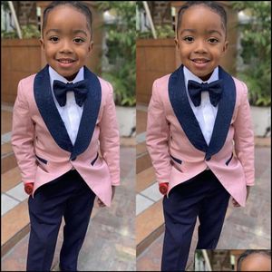 Boys Formal Wear Kids Bruiloft Evenementen Ringdrager Pakken voor verjaardag Outfits 2022 Prom Graduation Attire Tuxedos 2 Stuks Set