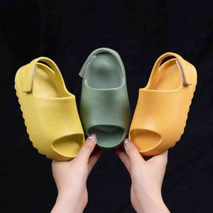 Sandalias antideslizantes de moda para niños y niñas, zapatillas de baño suaves de EVA, zapatos para niños y niños, zapatos ligeros sin cordones G1218