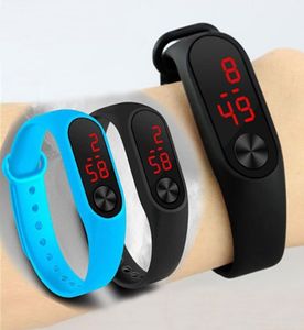 Jongens meisjes kinderen studenten sport digitale led horloges nieuwe heren dames outdoor plastic band geschenk promotie pols watche9203813