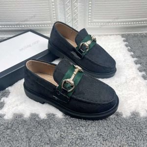 Zapatos de vestir de cuero para niños y niñas, mocasines con letras G entrelazadas, mocasines de diseñador para niños, mulas, zapatos casuales, mocasines, zapatos, holgazanes planos, zapatos sin cordones con hebilla para bebés y niños pequeños