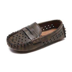 Garçons filles chaussures en cuir PU mocassins à enfiler respirant enfants anti-dérapant creux mocassins noir vert enfant en bas âge chaussures à talons