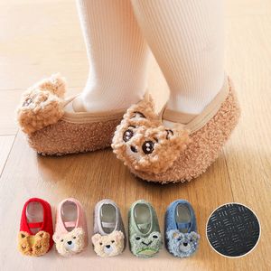 Jongensmeisjes winter warme sneakers anti-slip sokken babyvloer socks first walker non-slip peuter pasgeborenen cartoon been warmers