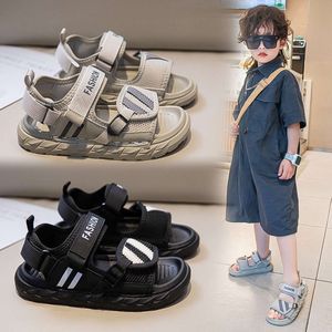 Boys 'Open Toe Sports Sandals 2024 Zomer Nieuwe zachte zool lichtgewicht Anti slip Midden- en grote veelzijdige casual strandschoenen voor kinderen