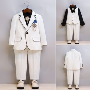 Robe de performance d'hébergement de piano pour garçons jeu de costume de photographie de marche (chemise + veste + gilet + pantalon + écharpe de poche + fleur de revers + broche)