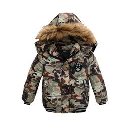 Niños Abrigos al por menor Niños Diseñador de invierno Camuflaje de lujo Chaquetas con capucha acolchadas gruesas Abrigo de abajo Chaqueta de moda Outwear