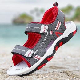 Boys Ulnn Boy Sandals 2021 Zomer nieuwe modejongen student kind slip zacht bodem kind open teen sandalen